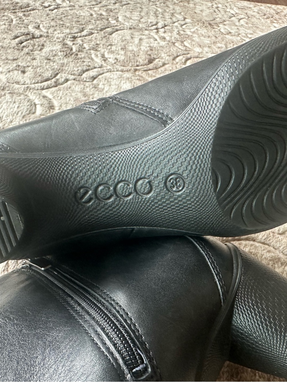 ECCO Women's Black Leather Zip Dress Booties